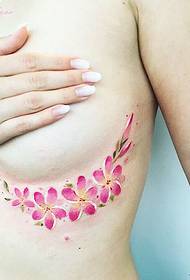 mellkasi virág kis friss tetoválás minta