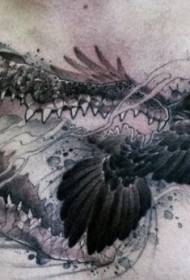 Imponujący czarny szary krokodyl z wzorem tatuażu wrony