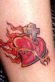 Wzór tatuażu: Klasyczny niesamowity miłość płomień krzyż obraz wzoru tatuażu