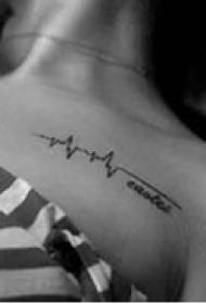 tatuaggio sul petto britannico di moda