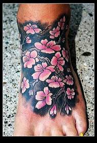 uzorak tetovaža cvjetanja stopala