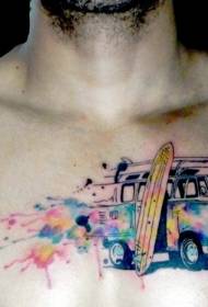 胸の水彩風カラーサーフボードと車のタトゥーパターン