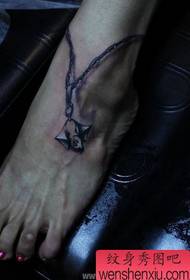 grožio pėdų grandinės karoliai tatuiruotės modelis