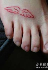 tatuaggio del piede carino ala