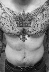 modello bellissimo tatuaggio petto corona lettera nuvola