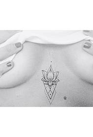 женская грудь геометрия маленький свежий узор татуировки Ван Гога
