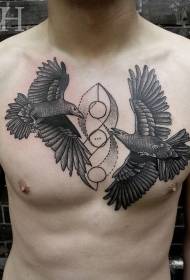 modello tatuaggio petto di corvo nero stile misterioso