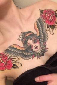 Tattoo auf der Brust Tattoo Mädchen Figur und Flügel Tattoo Bild