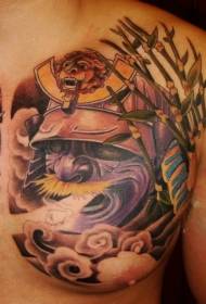 Hrudník ázijský štýl viacfarebné diabla prilba bambus tetovanie vzor