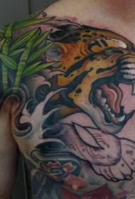 bambu tradicional tigre no peito pintado padrão de tatuagem