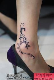 ຮູບແບບ tattoo ເຄືອຕີນຕີນທີ່ສວຍງາມ