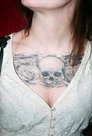 поп убава тетоважа на градите