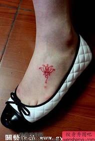 ljepota stopala lijep mali uzorak tetovaže lotosa