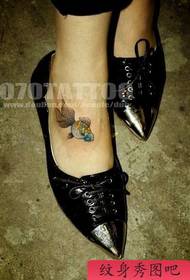 ljepota stopala mali uzorak tetovaže zlatne ribice