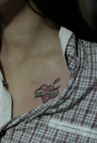 bröst liten färsk enkel hjärtaform Letter Tattoo Pattern