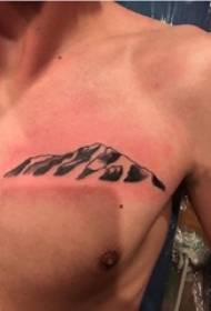 Hill Peak tatuaje gizonezko bularra beltza mendi tatuaje argazkia