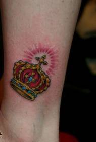 Tattoo Pattern: super in čedna slika vzorca tatoo s krono