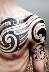 spalla è pettu a personalità tribale tarra totem neru è biancu mudellu di tatuaggi