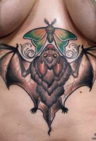 modello tatuaggio farfalla pipistrello petto