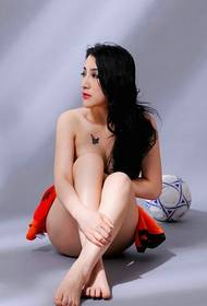 tatuaxe modelo de bebé de fútbol