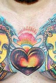 Ritratto di ragazza indiana sul petto e modello di tatuaggio del Sacro Cuore 53344 - colorato modello di fiori sul petto