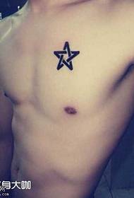 Chest Star tatuu Àpẹẹrẹ