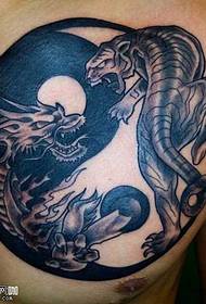 გულმკერდის Tai Chi dragon tattoo ნიმუში