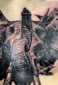 modèle de tatouage de la tête de la poitrine éléphant