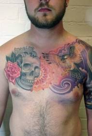 цветен череп с цветя, летящ орел татуировка модел на гърдите