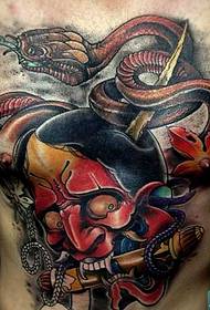 mellkas prajna kígyó tetoválás minta