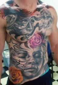 brzuch ciekawie pomalowana róża z różnymi wzorami tatuażu portretowego
