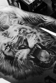 рев лев і лист груди татуювання візерунок