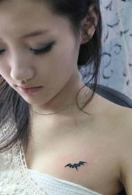 skönhet bröst personlighet bat tatuering mönster