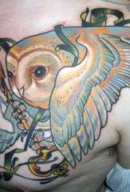 torace gufo molto realistico e motivo tatuaggio chiave d'oro