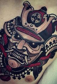 petto nuovo modello tradizionale di tatuaggio avatar guerriero