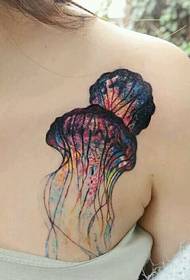 neska bularrean medusa tatuaje itxura ona