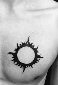 ຫນ້າເອິກອາເມລິກາຮູບແບບ tattoo ແດດ