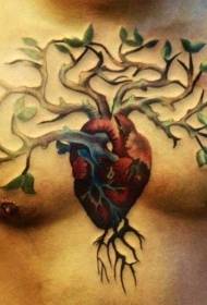 Modello creativo del tatuaggio dell'albero del cuore del petto