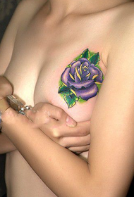 뷰티 가슴 섹시 퍼플 로즈 문신