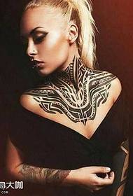 Chest personality totem tattoo pattern