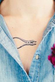 női mellkas személyiség fogó tetoválás