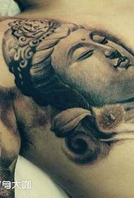 Patrón de tatuaje de guanyin no peito