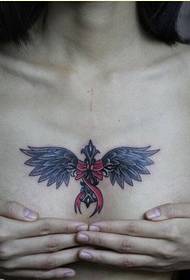 fashion batang babae sa dibdib ng Cross Wings Tattoo