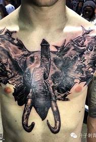 klatka piersiowa dominująca moda wzór tatuażu głowa słonia