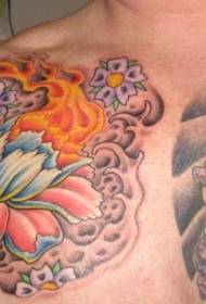 kleur lotus met paarse draak borst tattoo patroon