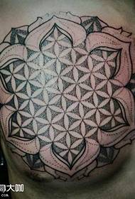 patrón de tatuaje de flor de tatuaje de punto de pecho