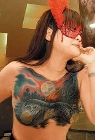personalidad dominante tatuaje en el pecho femenino apreciación de la imagen