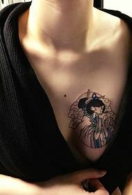 გოგონები გულმკერდის უძველესი ყვავილების tattoo ნიმუში