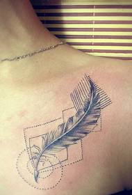 ụmụ agbọghọ obi geometry na feathers jikọtara foto tattoo