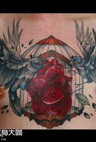 borst Birdcage hart tattoo patroon